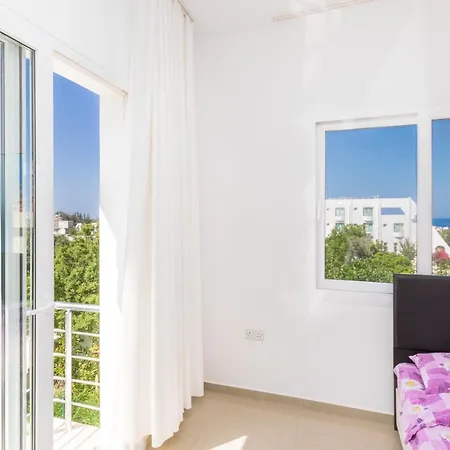 Lukomorye E5 Apartment